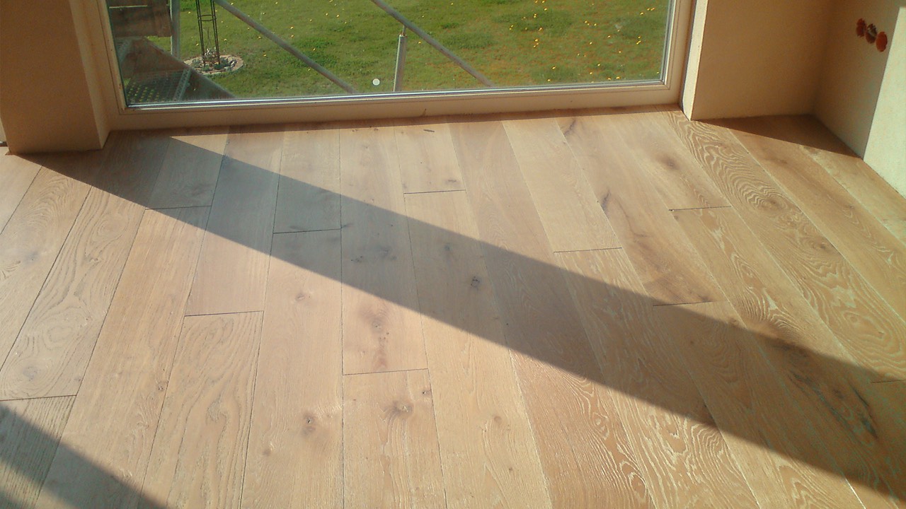 Holzboden im modernisierten Bauernhaus in Bissendorf