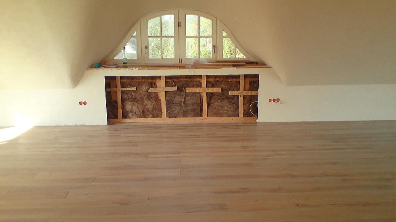 Detailansicht des verlegten Holzbodens im Bauernhaus in Bissendorf