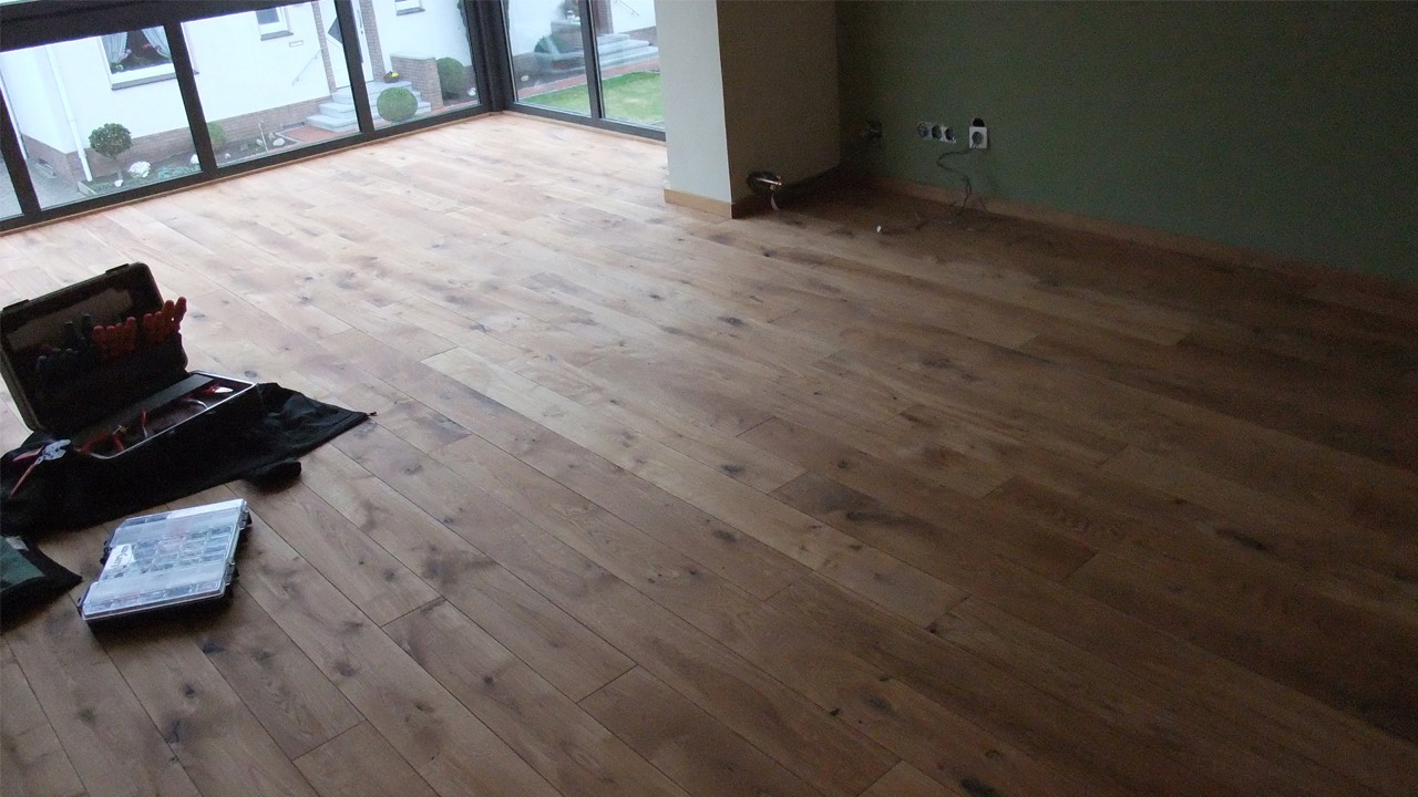 Bodenanschluss und Sockelleisten im Einfamilienhaus in Melle